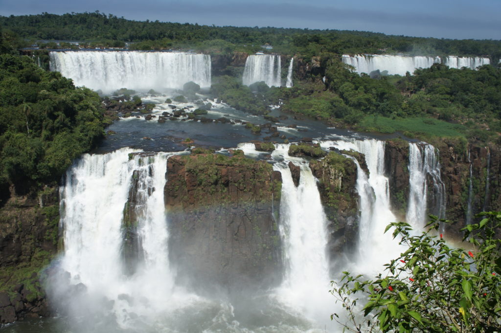Panorama Wodospadów Iguacu od strony brazylijskiej
