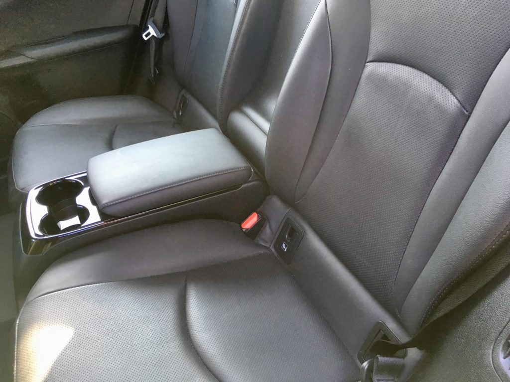 Toyota Prius Plug-in jest autem dla 4 osób
