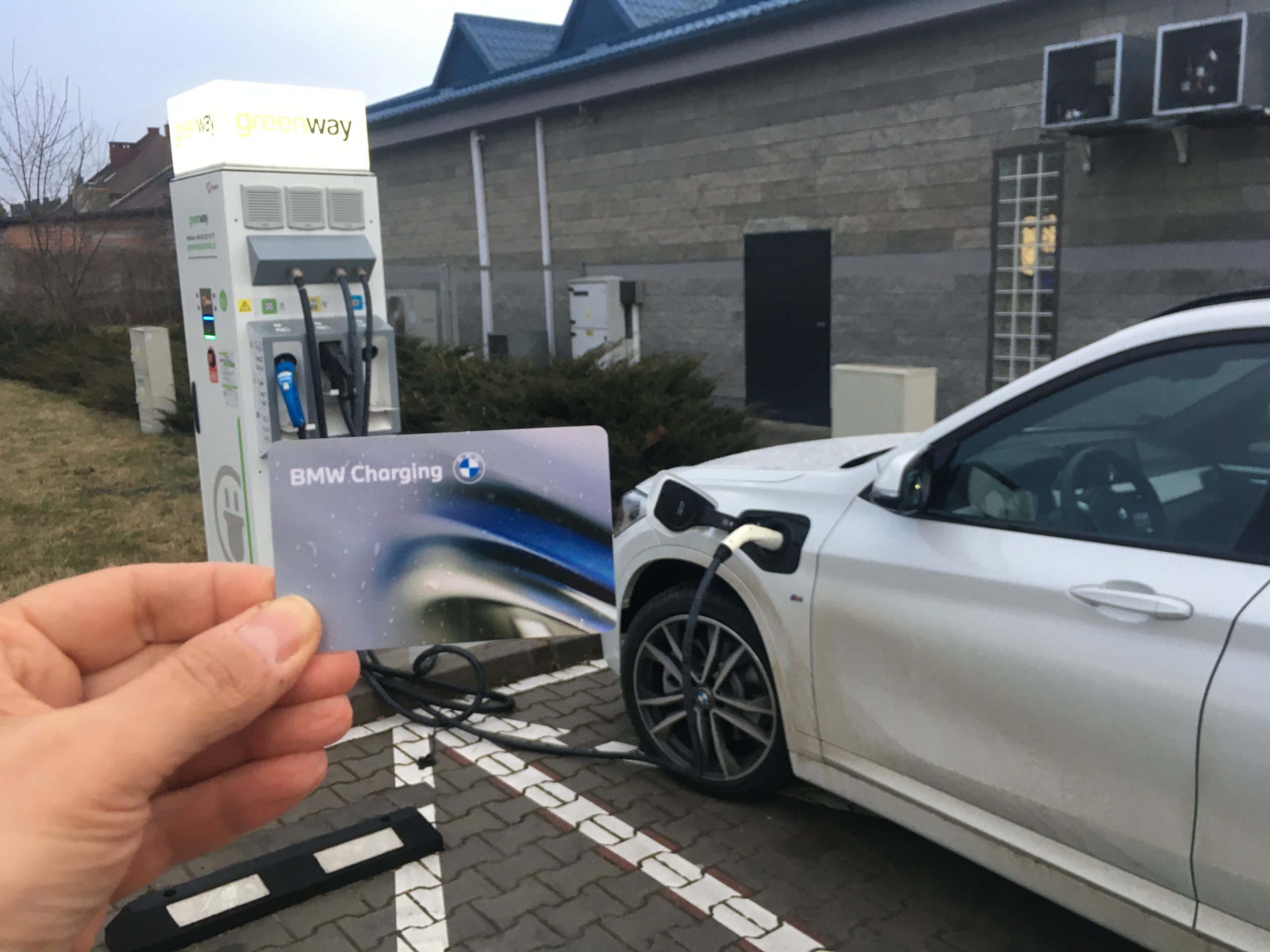 Fabryczna karta BMW aktywuje ładowanie również na stacjach GreenWay 