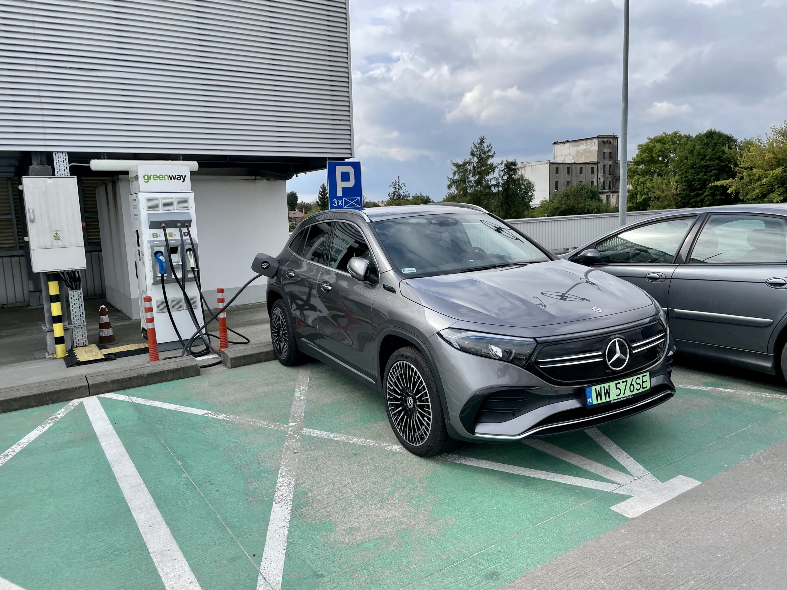 Mercedes EQA