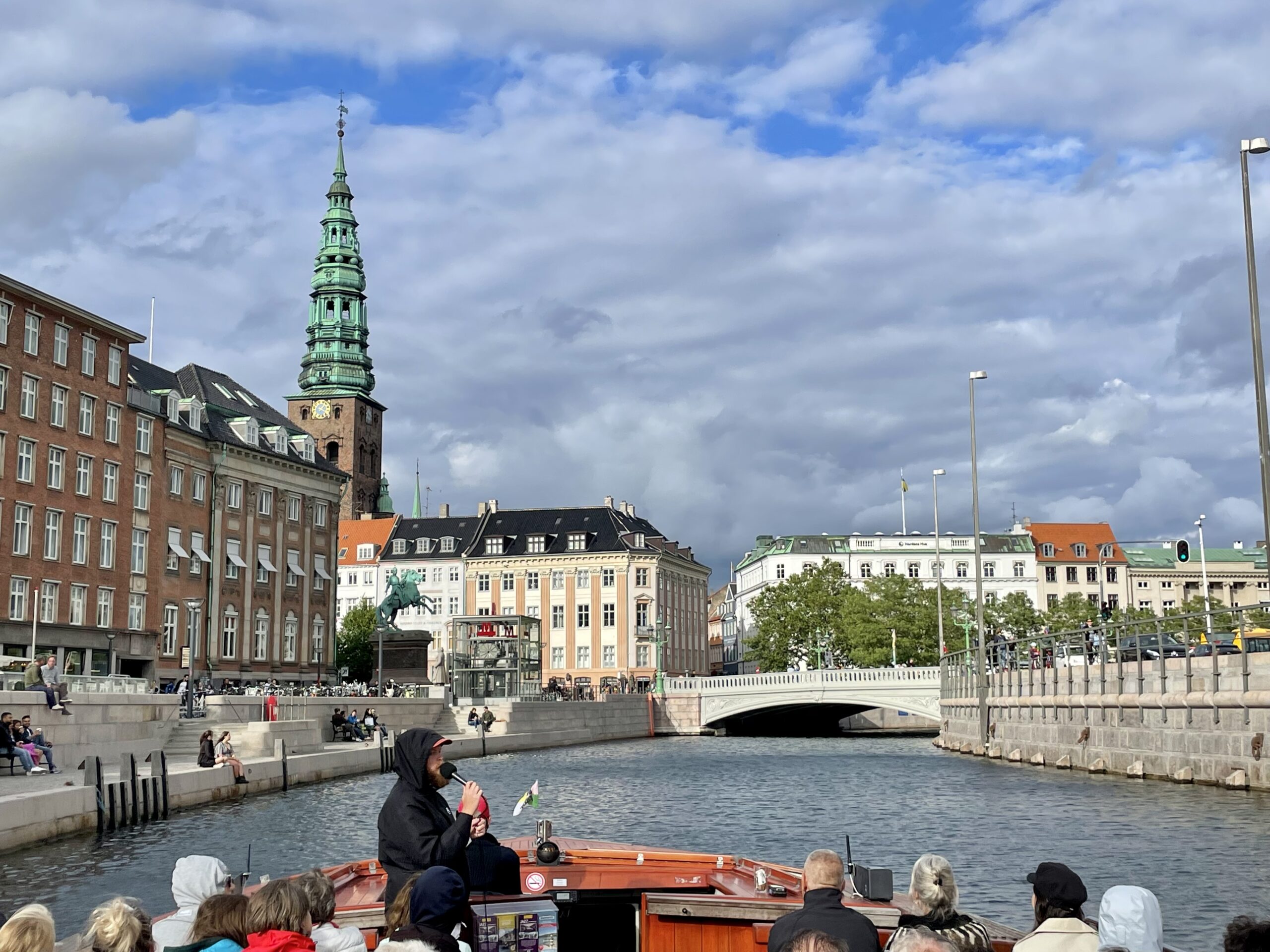 Rejs po kopenhaskich kanałach to dobry pomysł na początek zwiedzania miasta