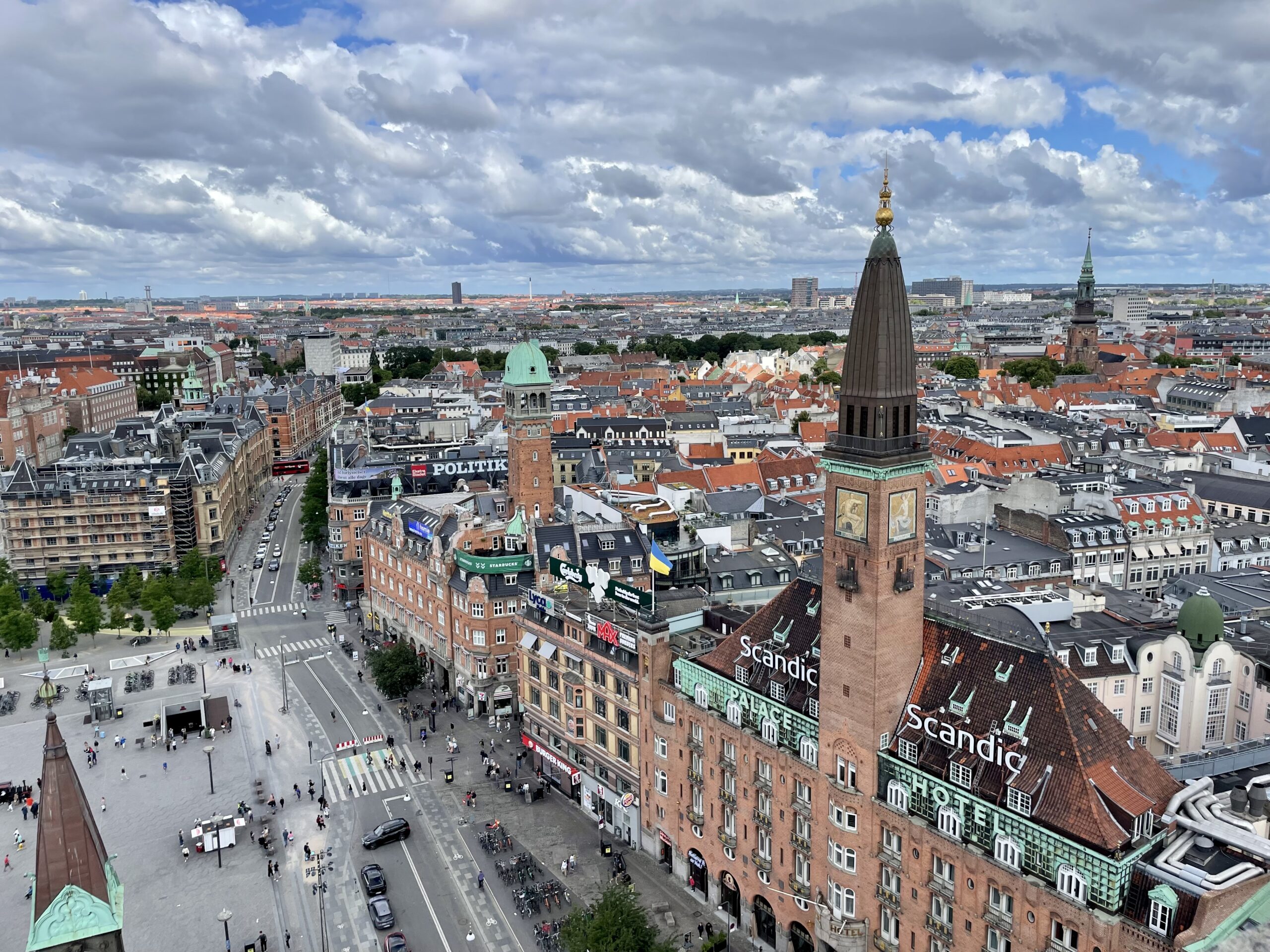 Wejście na wieżę ratuszową to jedna z 89 atrakcji, które zapewnia "Copenhagen Card"