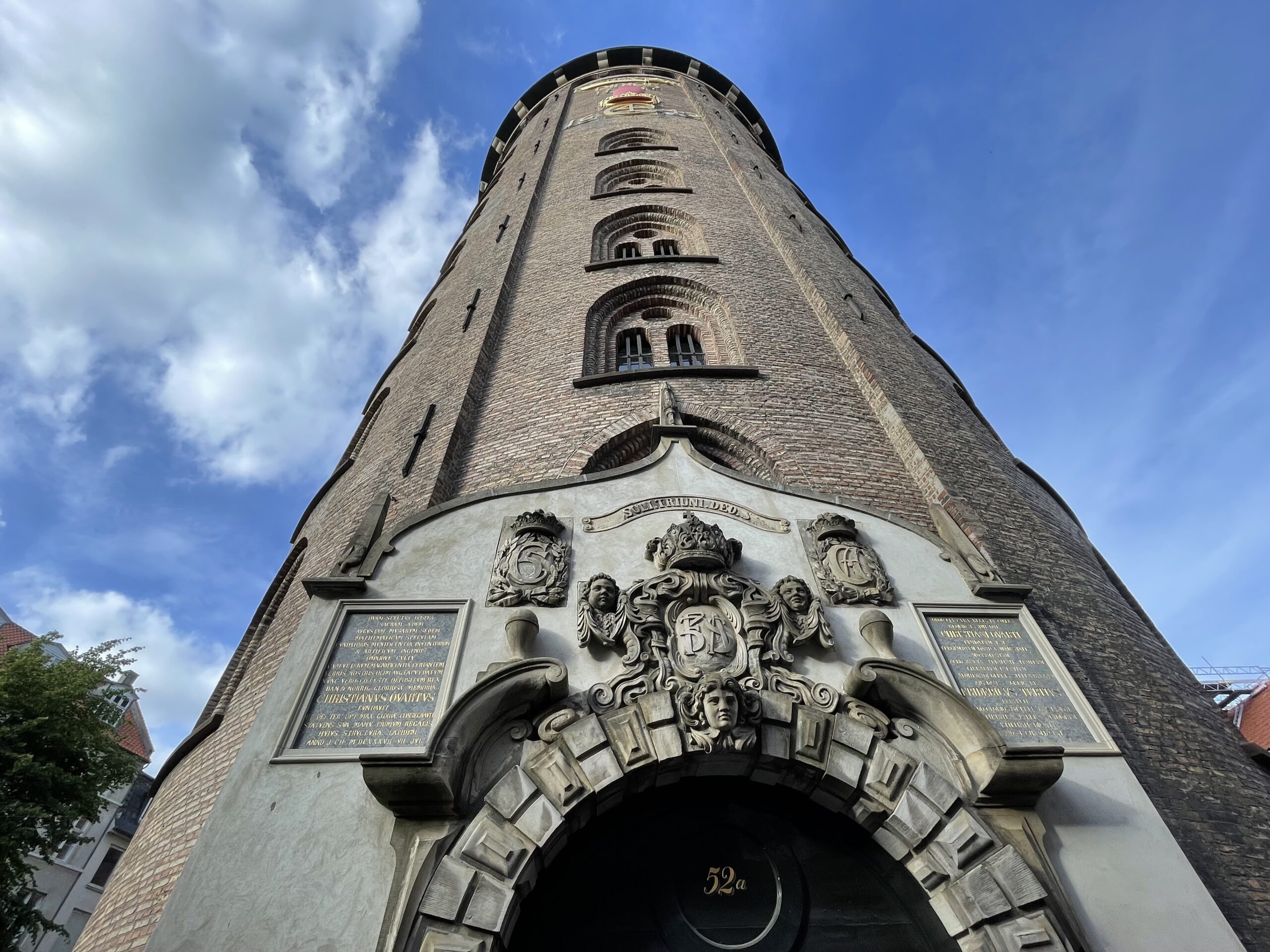 Okrągła Wieża jest bardzo popularna wśród turystów