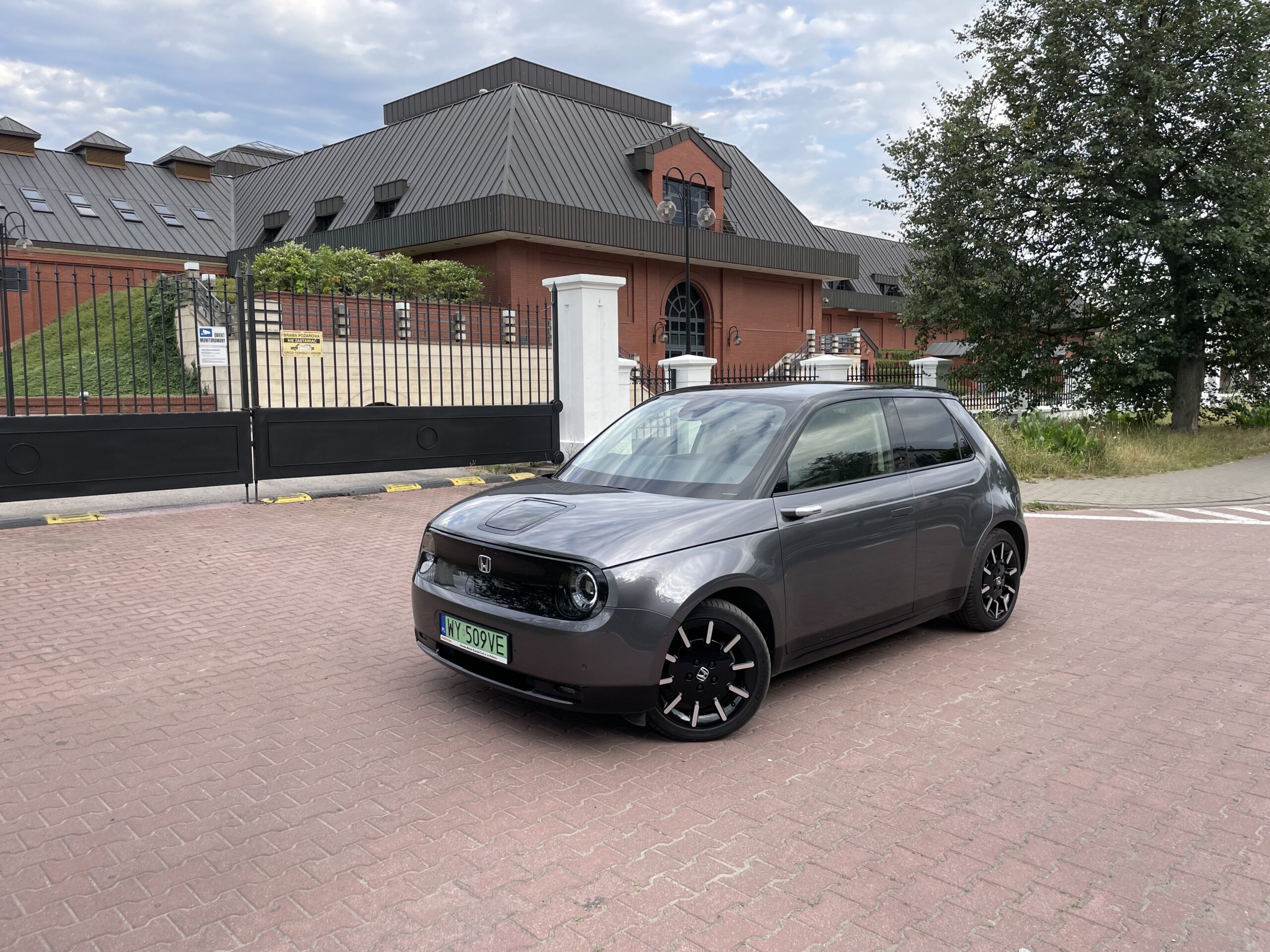 Honda e