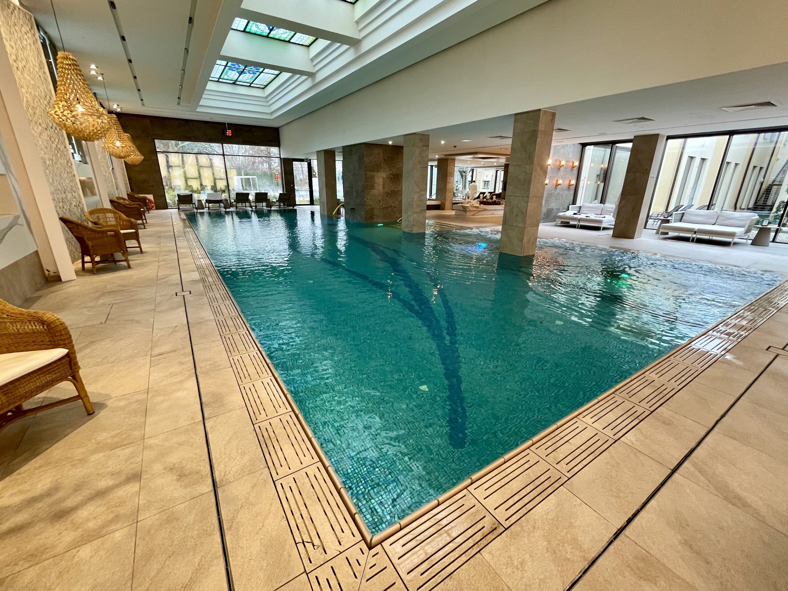 Rekreacyjne baseny i sauny dopełniają ofertę ośrdoak firmy Ensana
