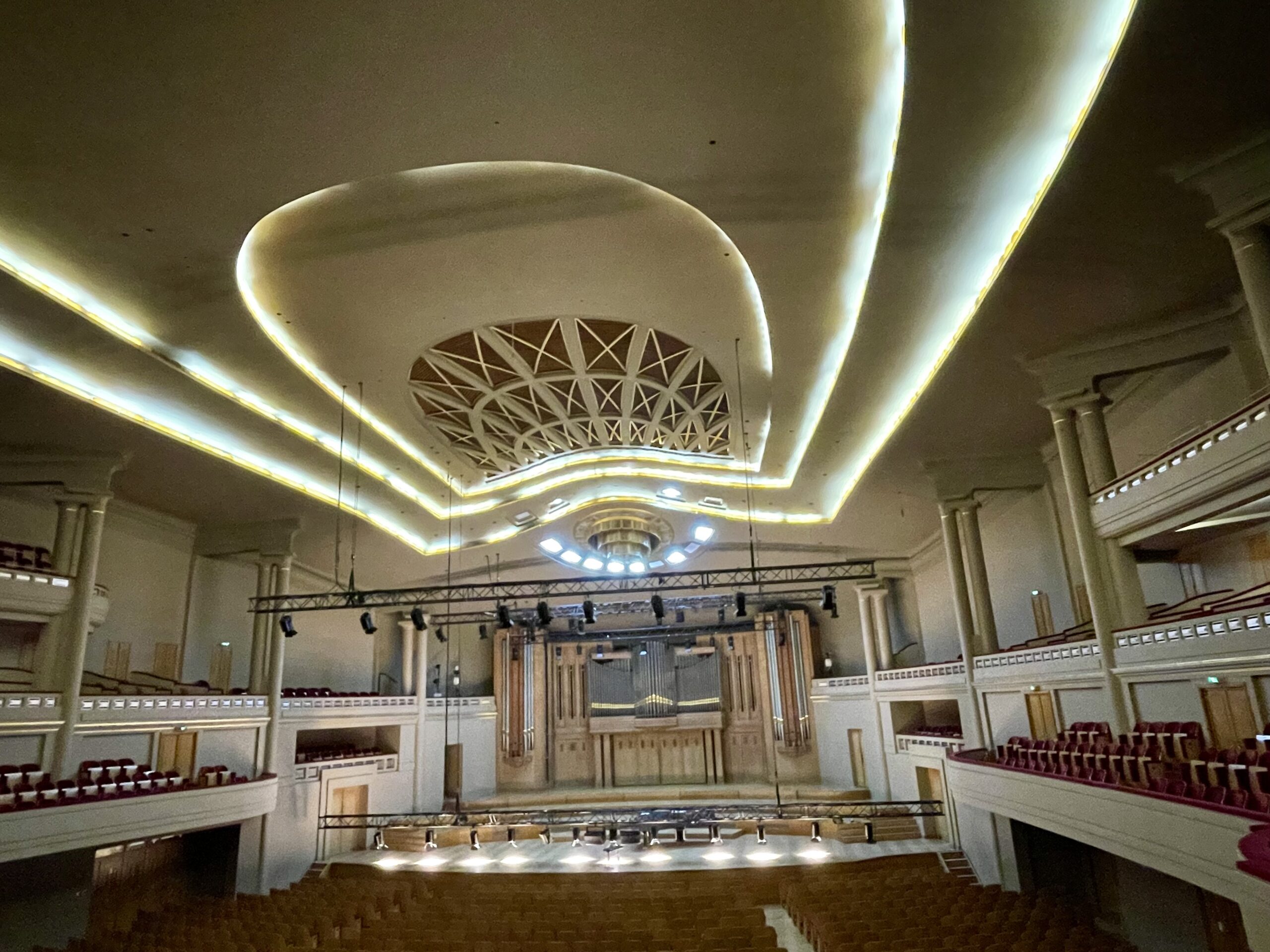 Viktor Horta zaprojektował wnętrza Centrum Sztuki BOZAR