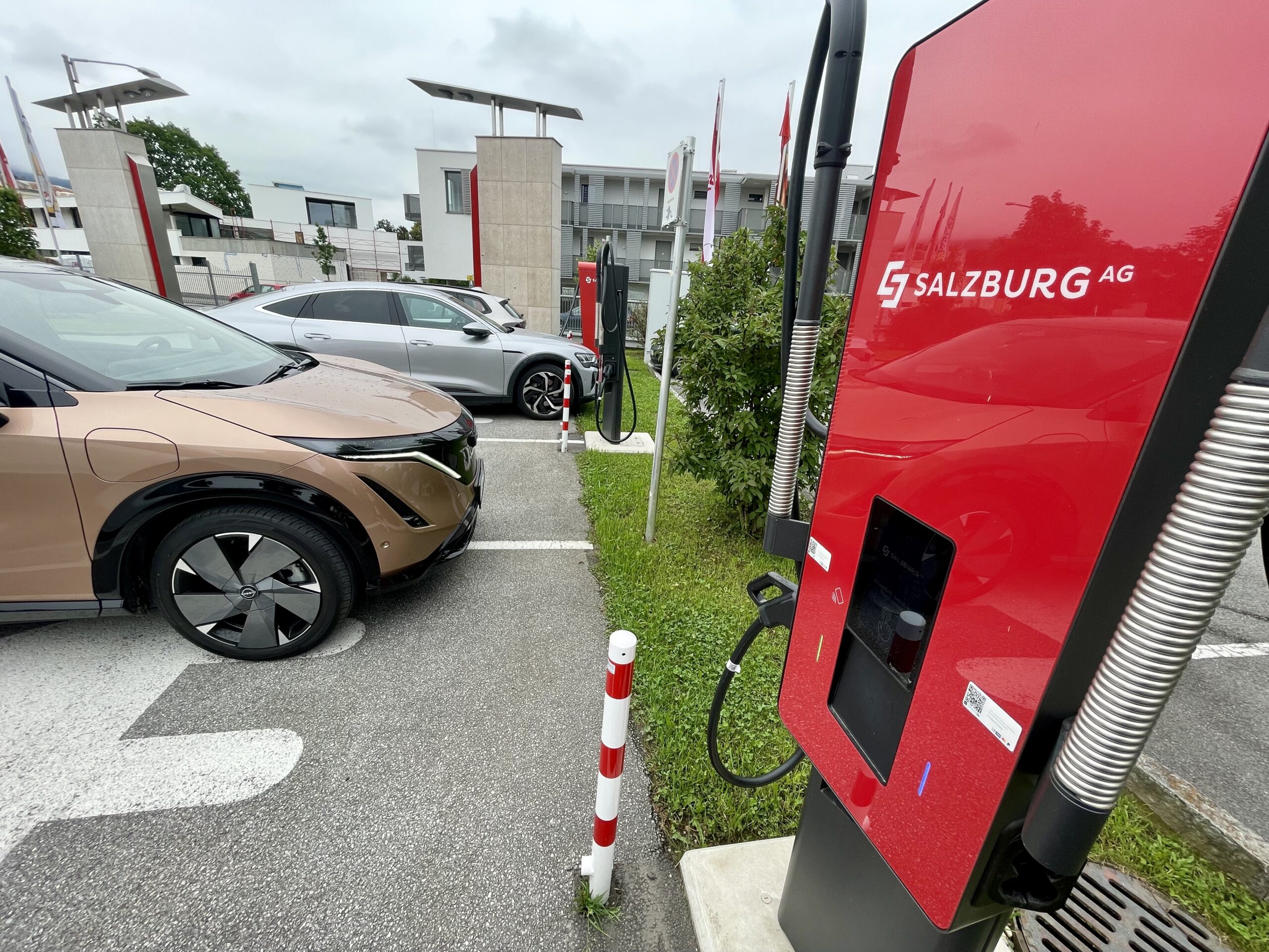 Nissan ARIYA - hub ładowania w Salzburgu