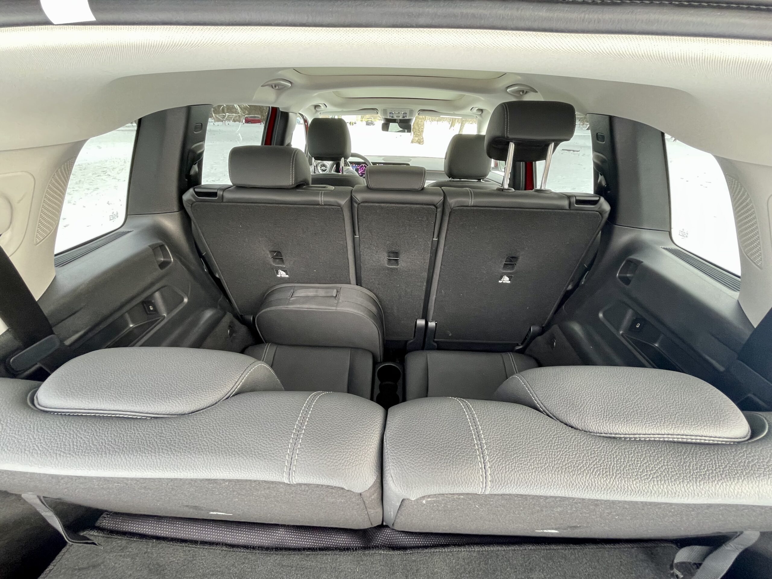 Trzeci rząd siedzeń pozwala przewozić dzieci, a dorosłych tylko podwozić