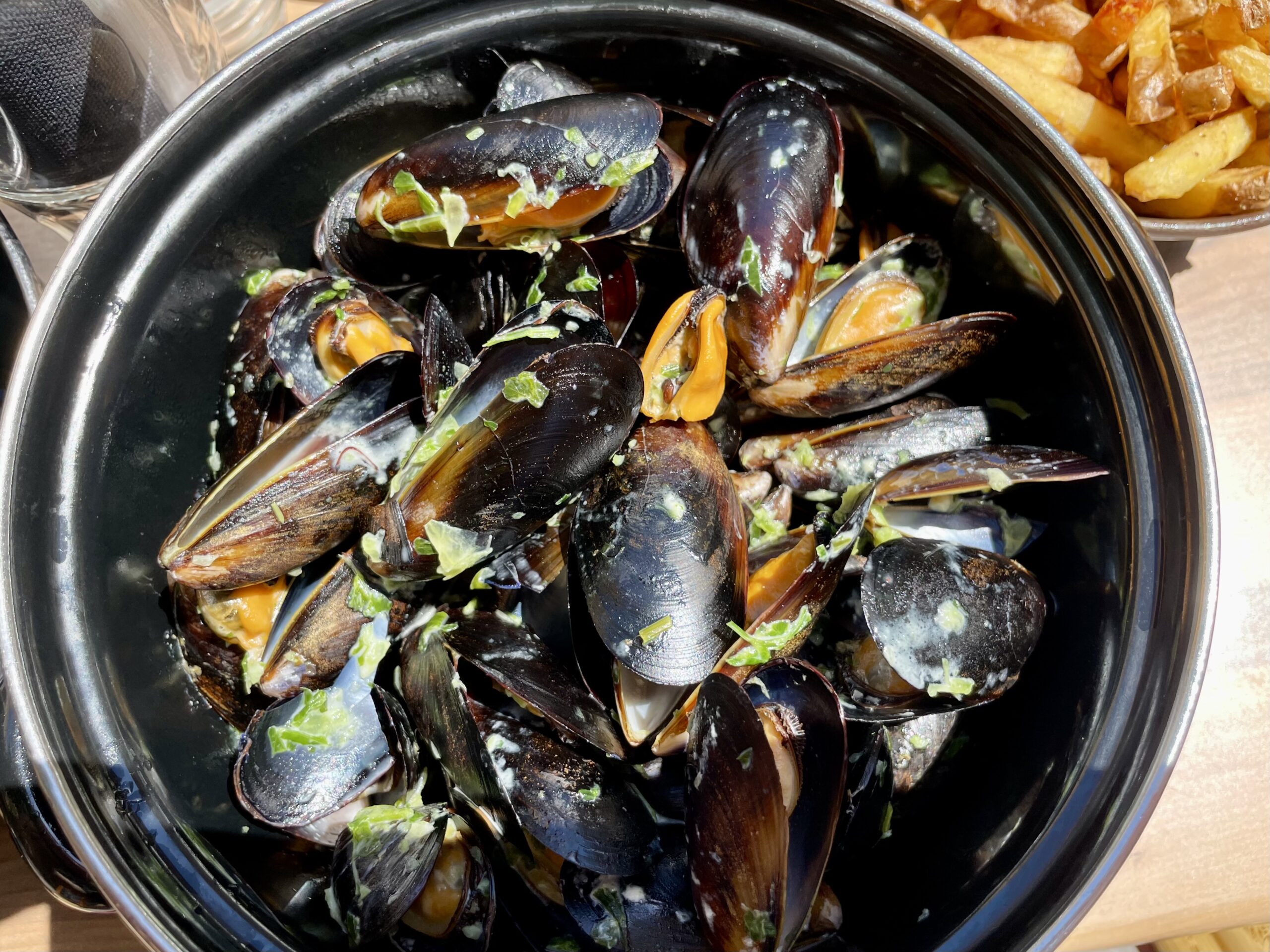 Świeże, pyszne i....w dobrej cenie mule podawane w Antibes