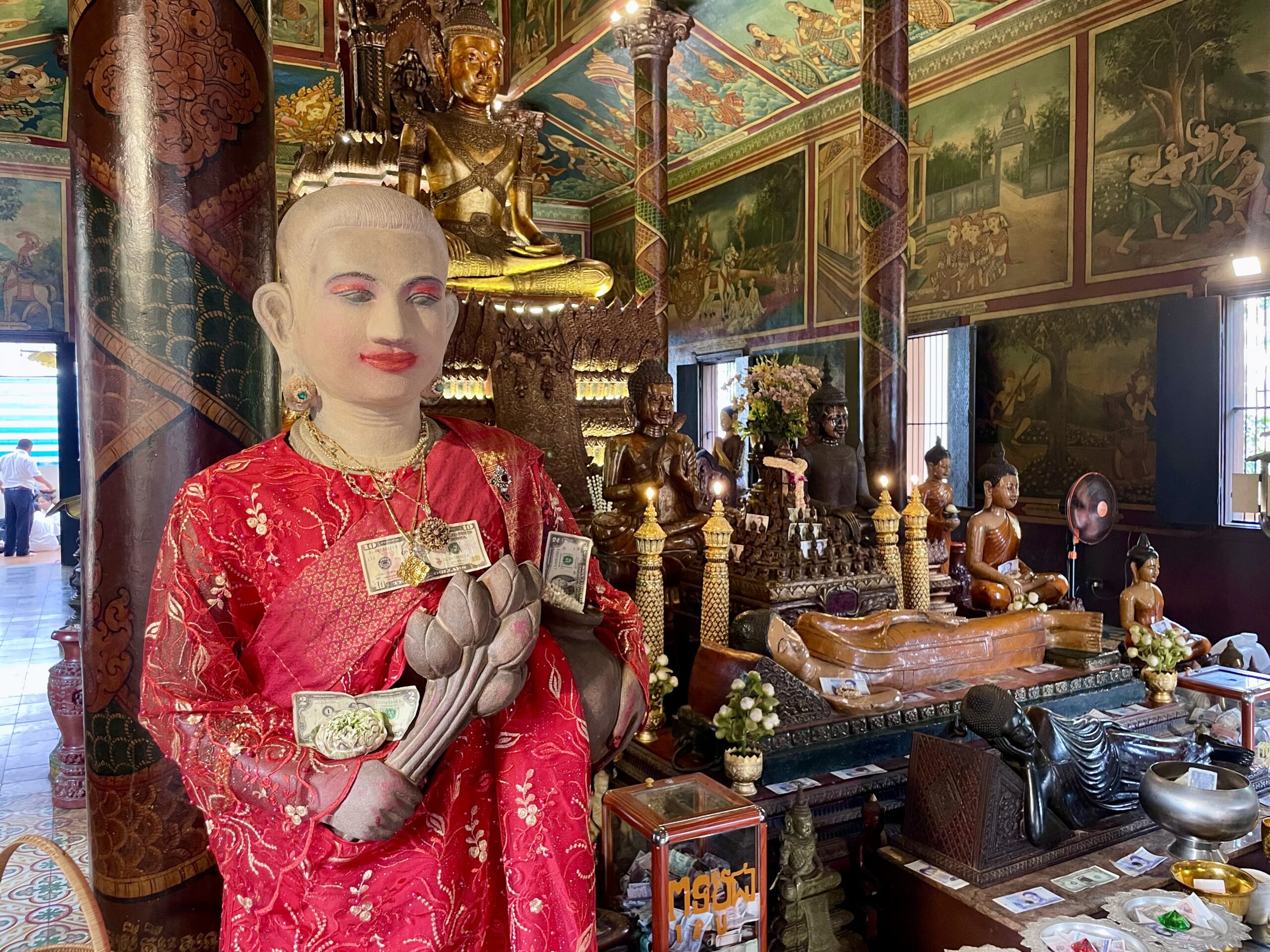 Statua pani Penh w świątyni jej poświęconej