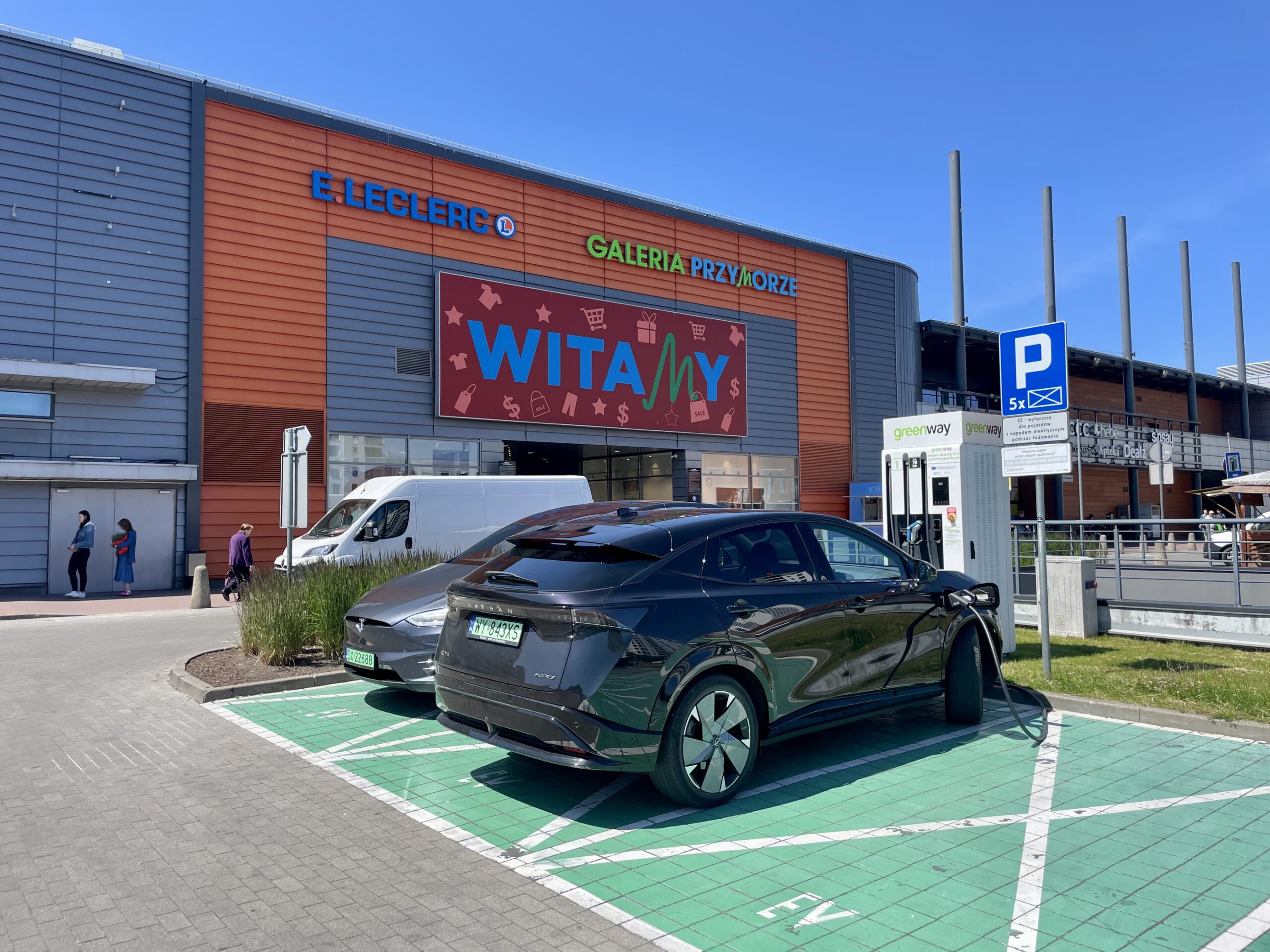 Nissan wycofał się z promowanego w LEAF'ie systemu ładowania Chademo na rzecz popularniejszego CCS