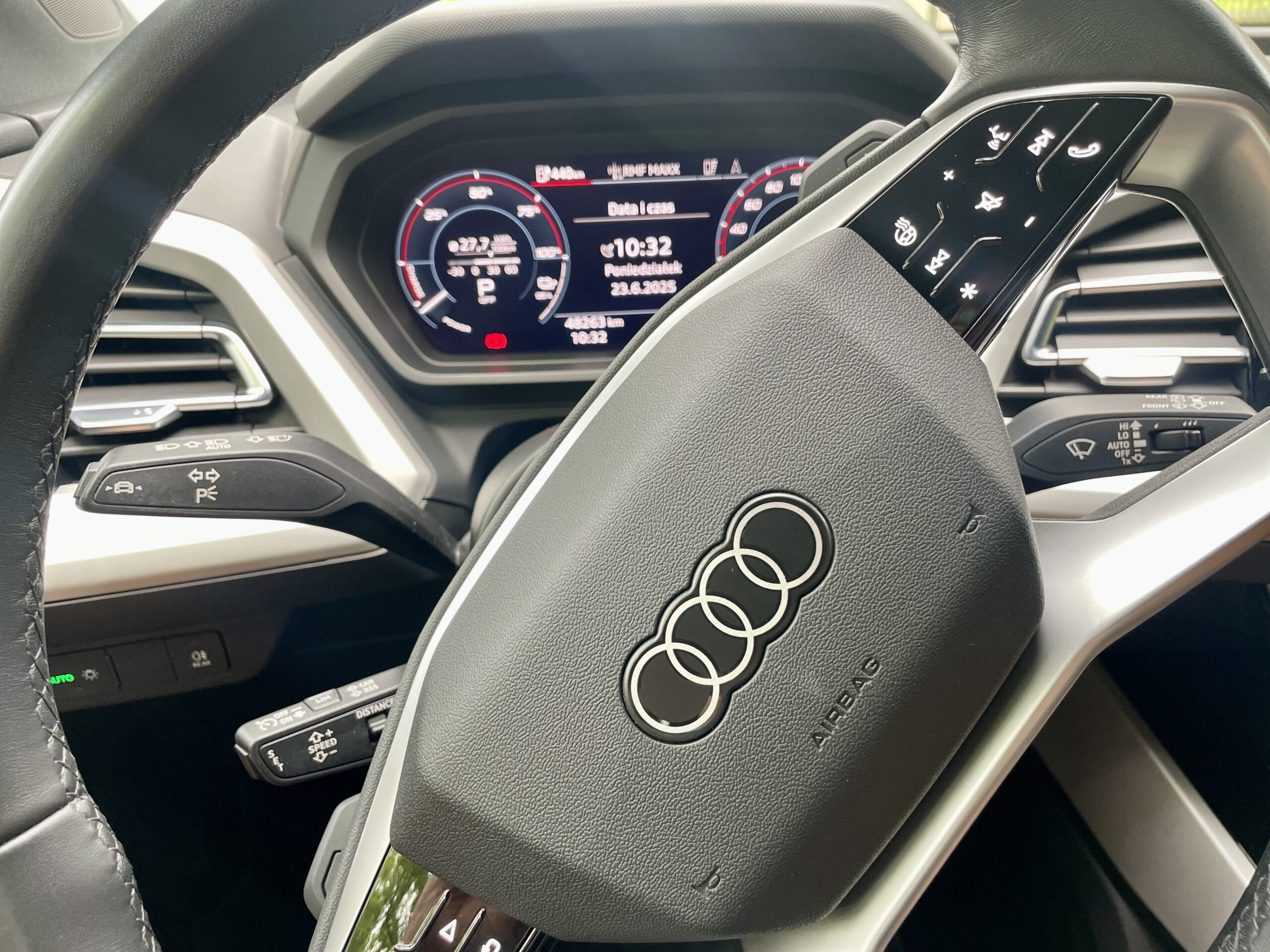 Audi Q4 e-tron; manetki i przyciski....dobra, stara szkoła