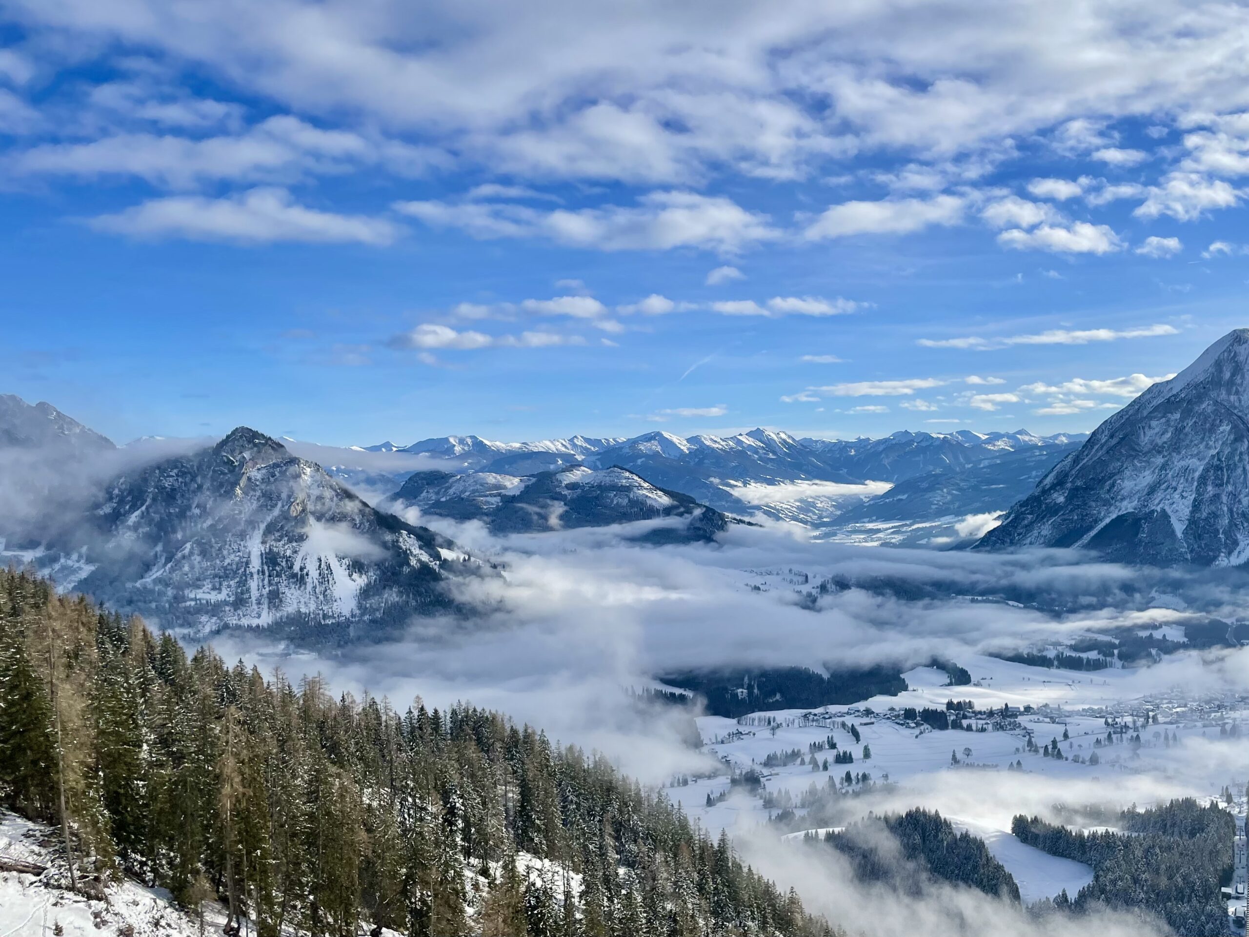 W ośrodkach Ausseerland ceny są niższe, a narciarzy mniej