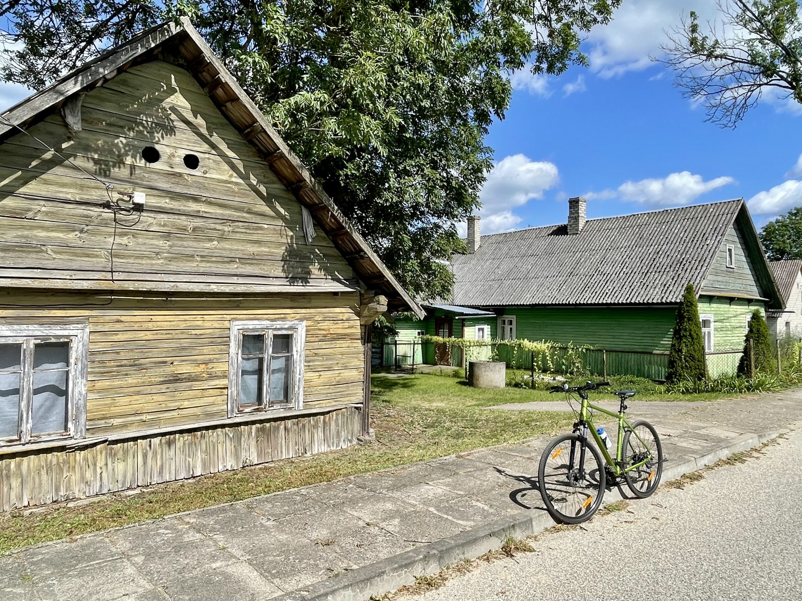 Wciąż wokół Druskienik znajdziemy przykłady stałej architektury drewnianej