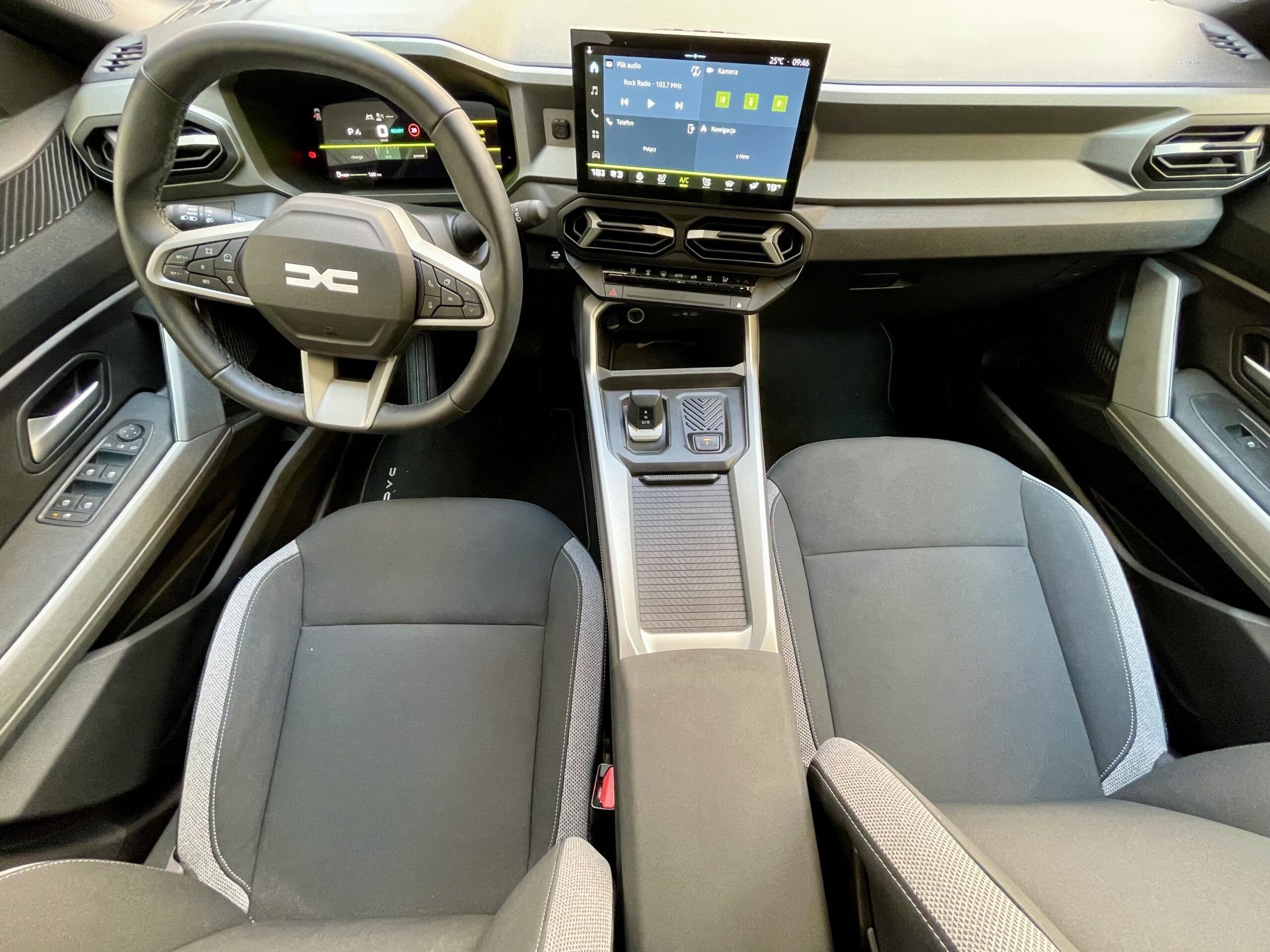 Miejsce pracy kierowcy w Dacii Bigster