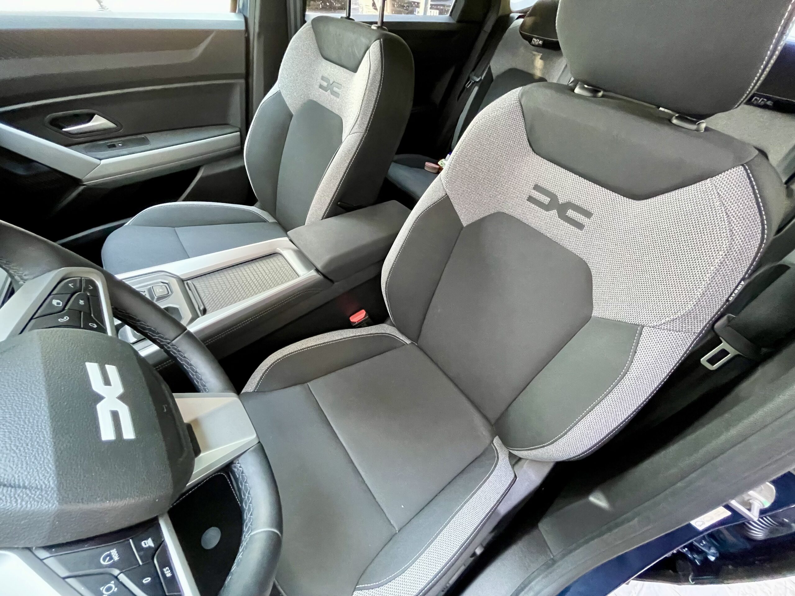 Syntetyczna tapicerka siedzeń Microcloud jest łatwa w utrzymaniu