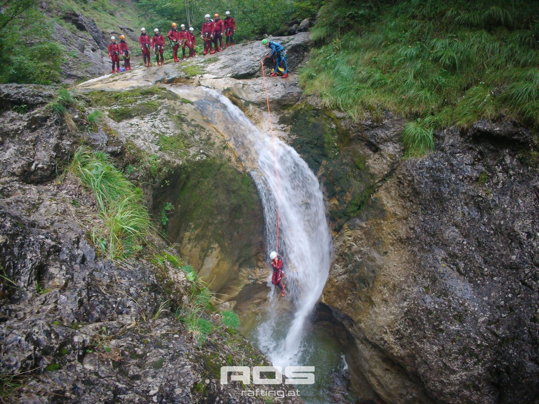 Zjazd z asekturacją - 10-metrowy „wodospad-korkociąg”