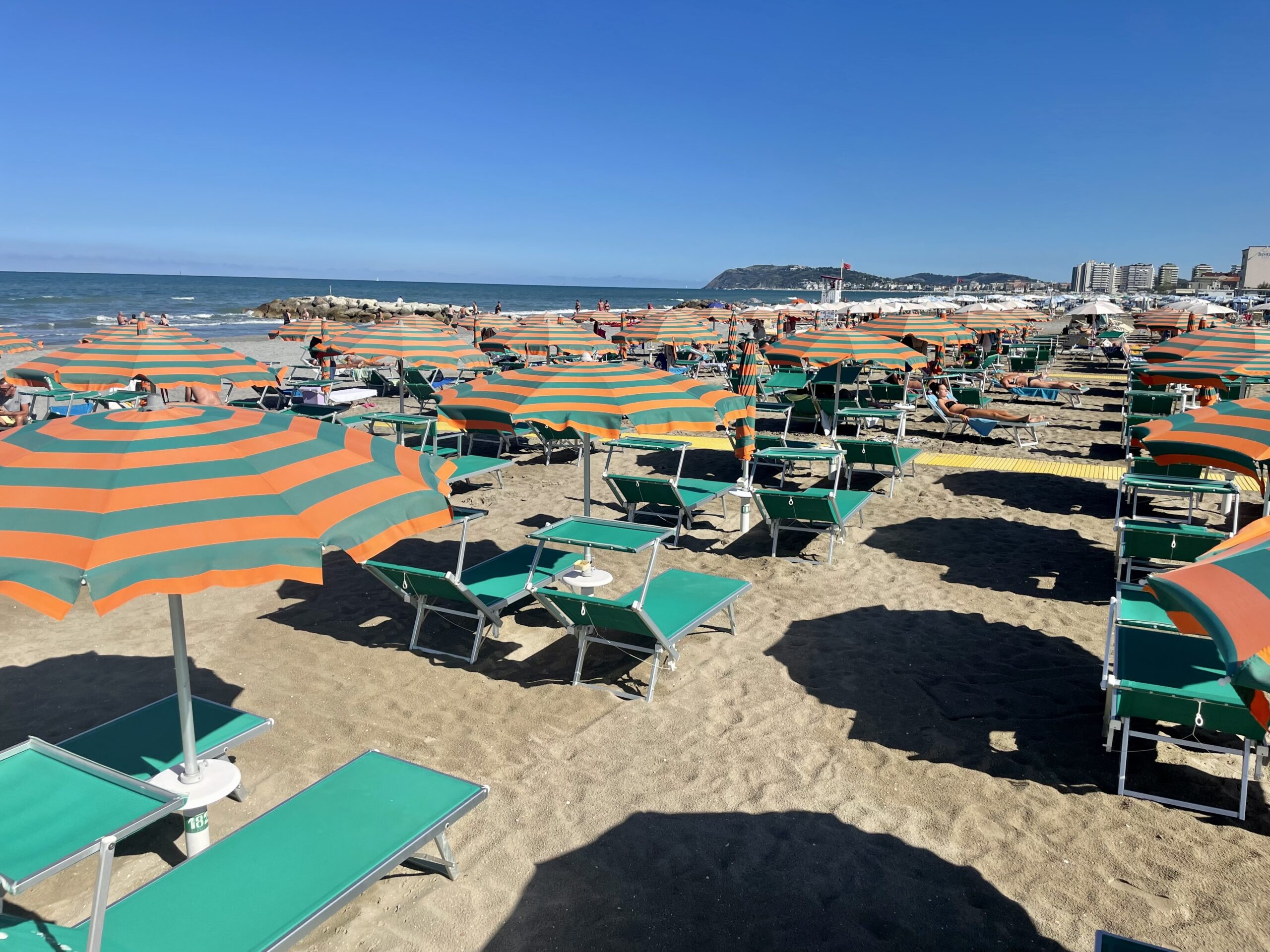 Plażowanie nad morzem koło Rimini jest możliwe już od Wielkanocy