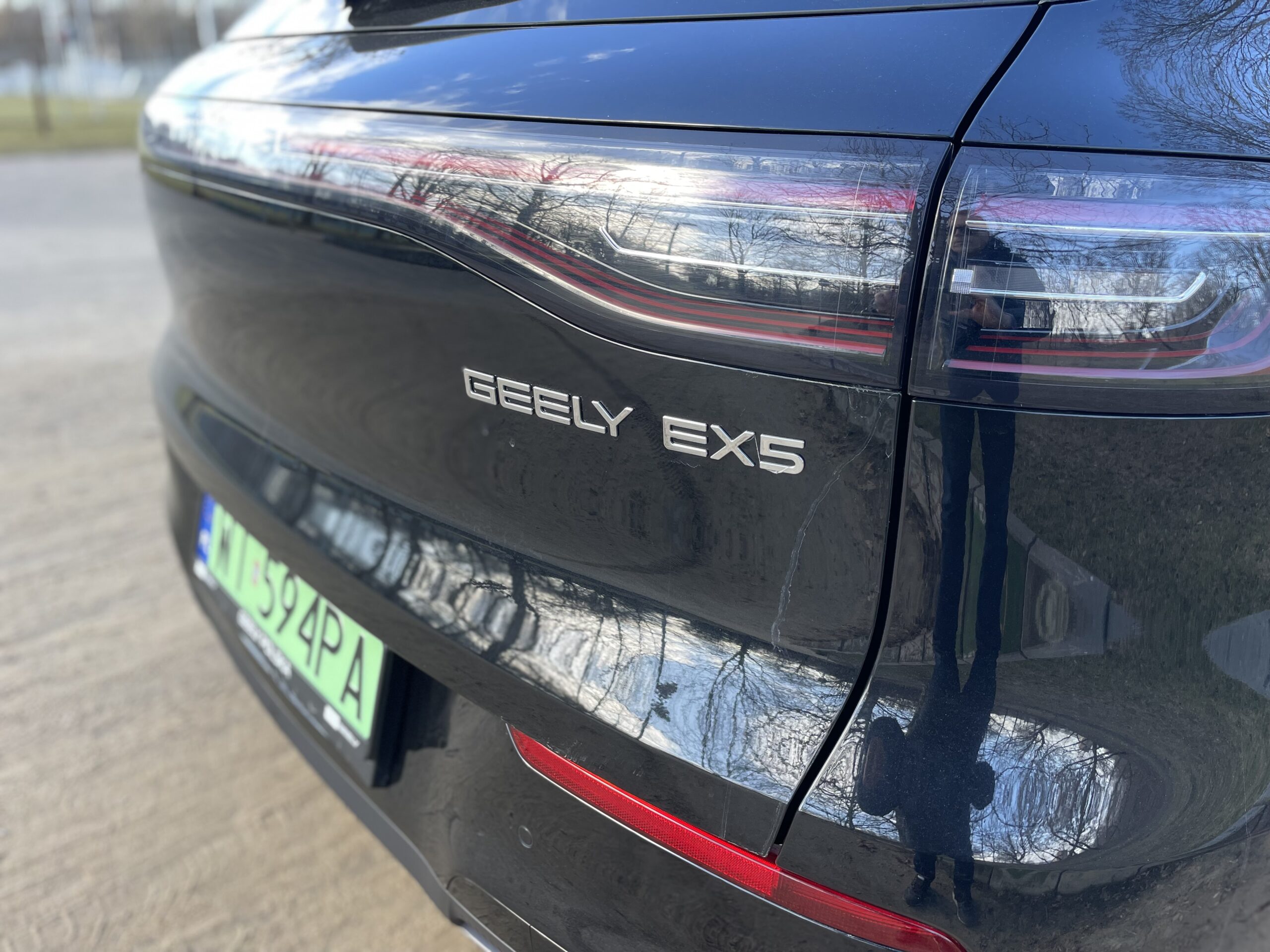 Geely ma rezygnować z litery "X" - wtedy ten model będzie sygnowany "E5"