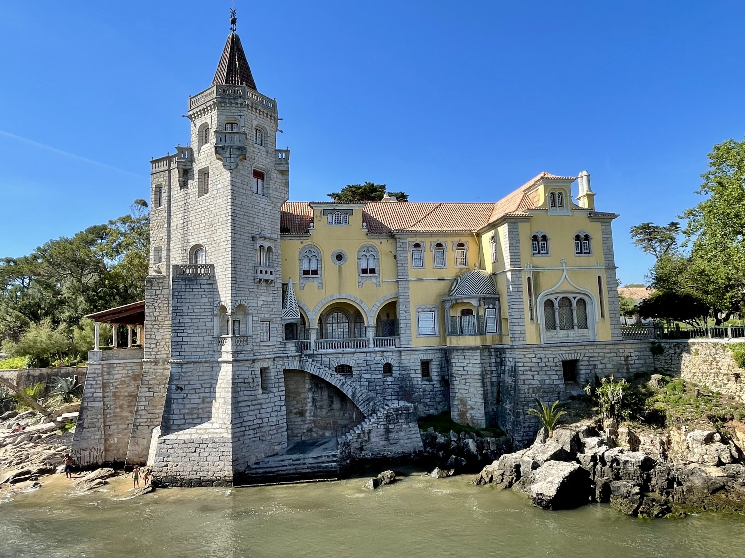 Cascais to nie tylko plaże, ale i wille dawnej arystokracji