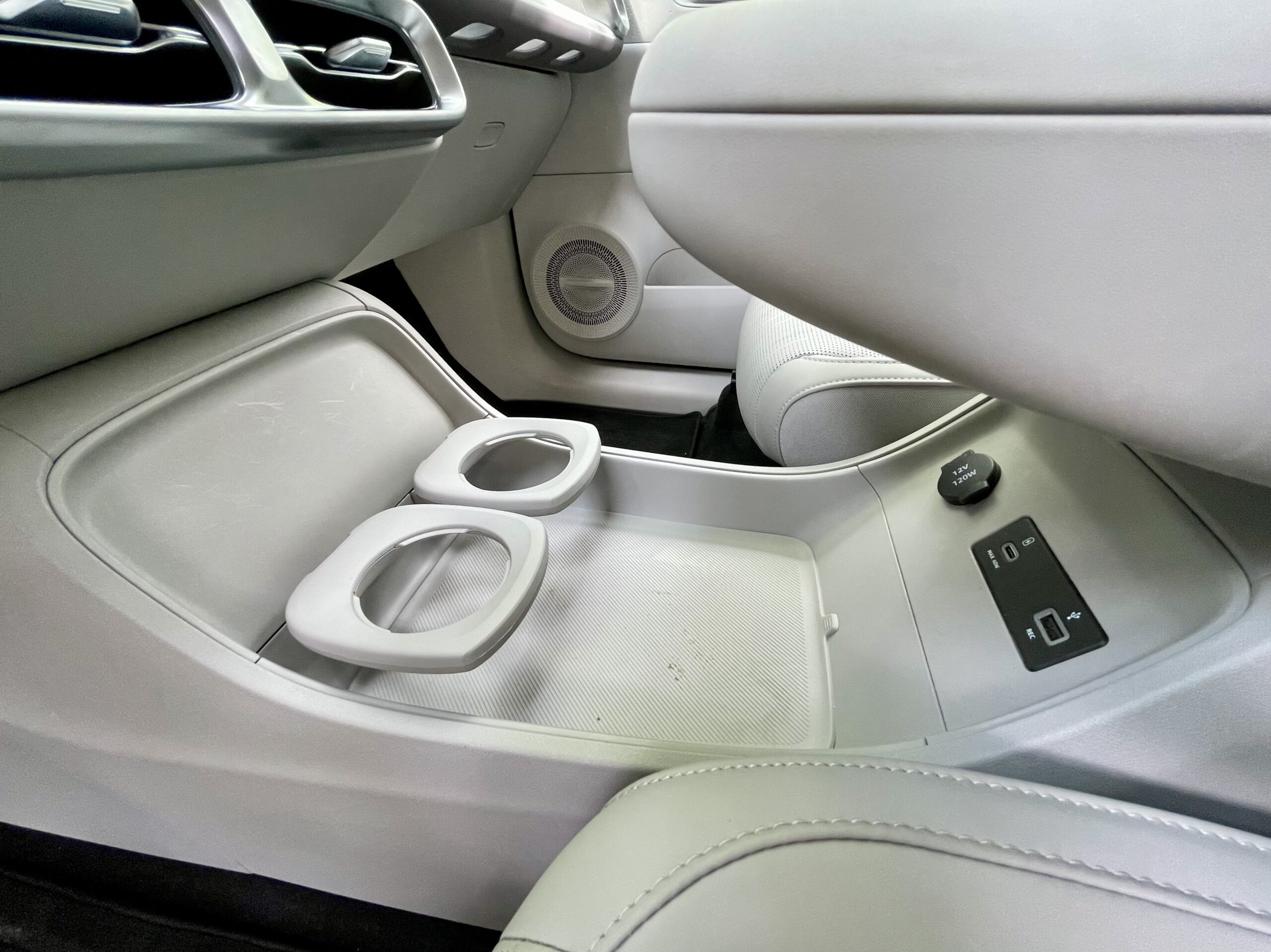 Leapmotor ma ergonomiczne rozwiązania wnętrza