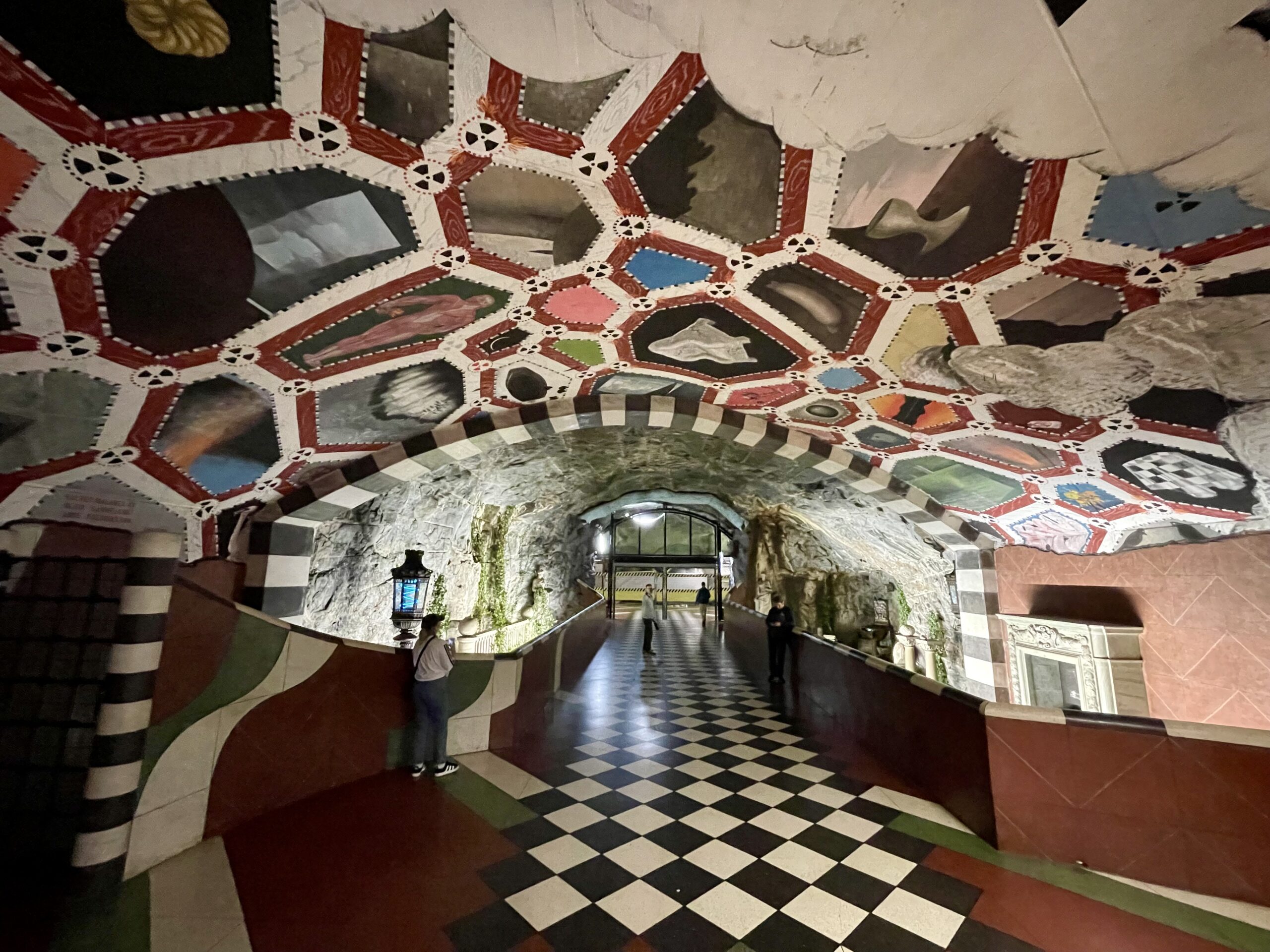 Metro w Sztokholmie to prawdziwa galeria sztuki